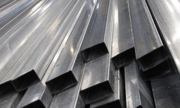 Sắt hộp hay còn gọi là thép hộp là một loại vật liệu được chế tạo từ một loại hợp kim sắt