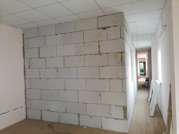 3-uu-diem-noi-bat-khi-xay-nha-bang-gach-nhe-aac