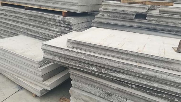 Cấu tạo bao gồm các hạt EPS nguyên sinh nở ra tạo độ xốp