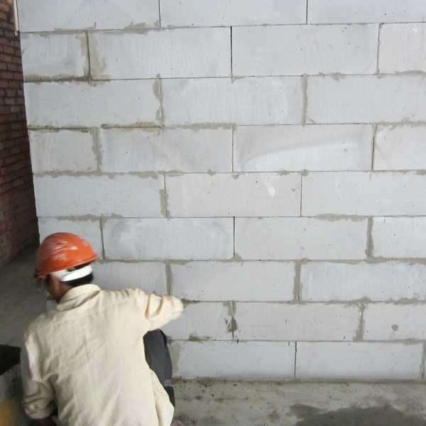 Thi công tô trát tường gạch AAC bằng vữa chuyên dụng