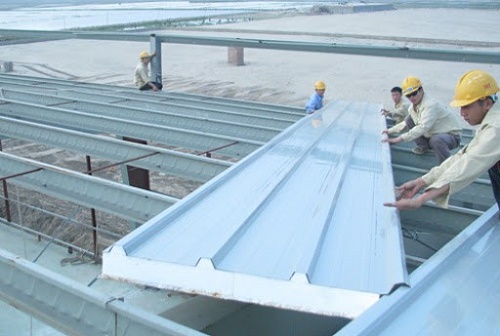 cach-lop-ton-chuan Nên sử dụng tôn lợp mái chống nóng giúp căn nhà bạn trở lên mát mẻ hơn
