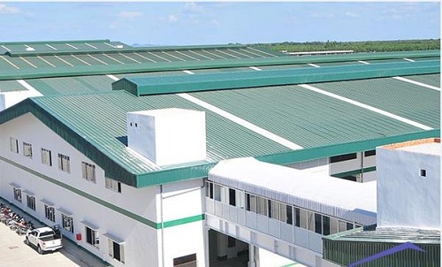 mai-ton-nha-xuong-1 Mái tôn nhà xưởng nên có độ dốc từ 10-30%